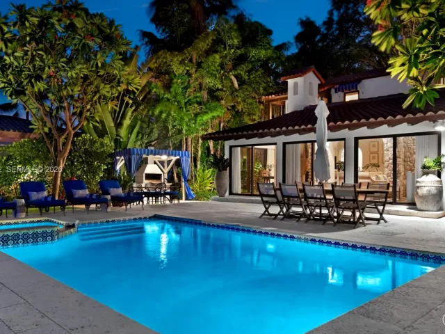 Дом в аренду по адресу 56 S Hibiscus Dr - фото 7134545