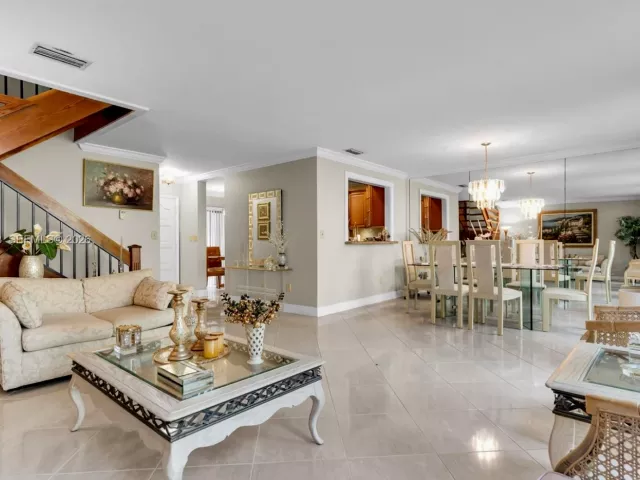 Продажа дома по адресу 9943 Costa Del Sol Blvd B-108A - фото 7190959