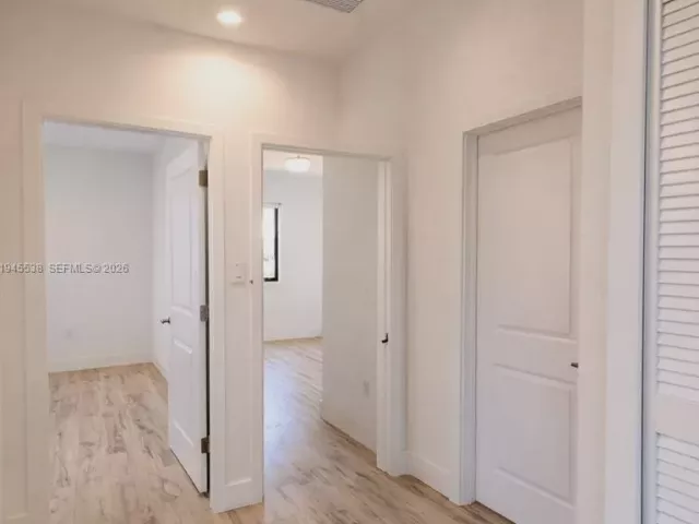 Дом в аренду по адресу 15808 SW 136th Way - фото 7135265