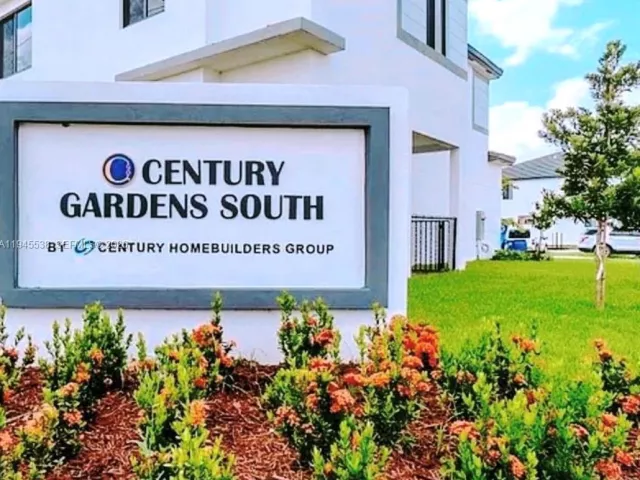 Дом в аренду по адресу 15808 SW 136th Way - фото 7135260