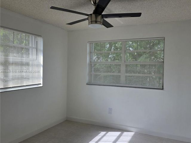 Дом в аренду по адресу 4964 SW 121st Ave 0 - фото 7427618