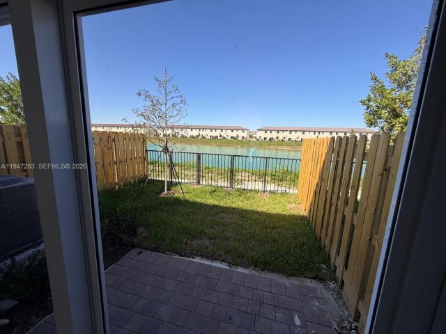 Дом в аренду по адресу 2732 SE 26 AVE 2732 - фото 7505476