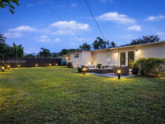 Продажа дома по адресу 317 NW 27th St - фото 7240911