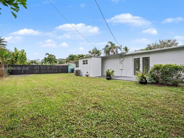 Продажа дома по адресу 317 NW 27th St - фото 7240912