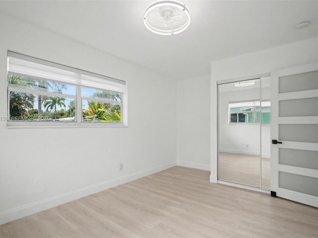 Продажа дома по адресу 317 NW 27th St - фото 7240914