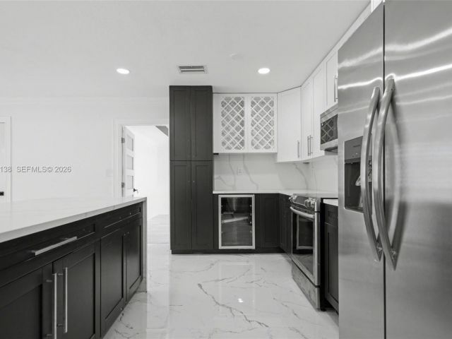 Продажа дома по адресу 317 NW 27th St - фото 7240919