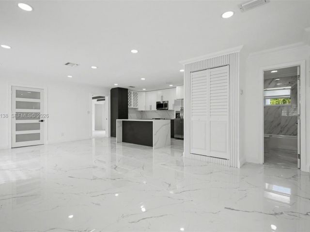 Продажа дома по адресу 317 NW 27th St - фото 7240921