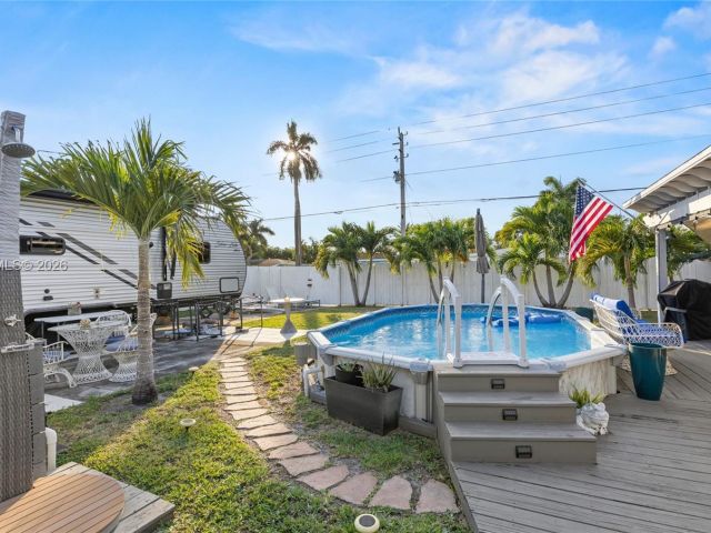 Продажа дома по адресу 117 SW 6th St - фото 7137574