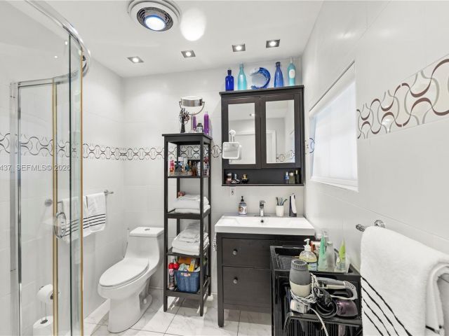 Продажа дома по адресу 117 SW 6th St - фото 7137577