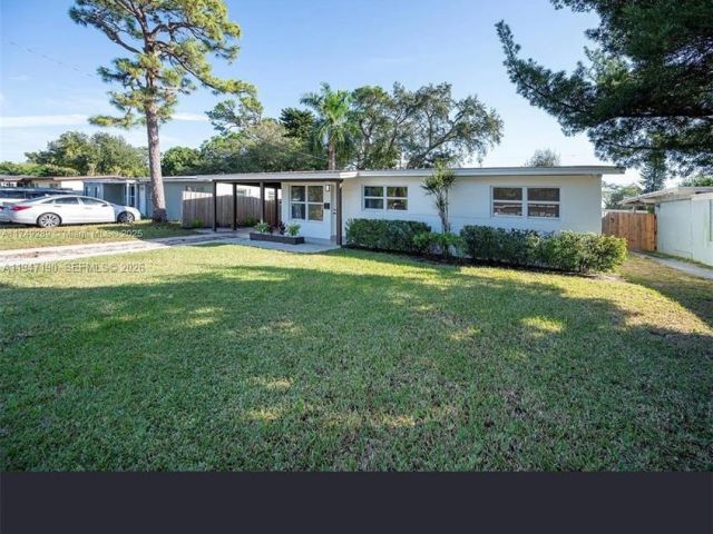 Дом в аренду по адресу 1108 SW 22nd Ter 0 - фото 7515619