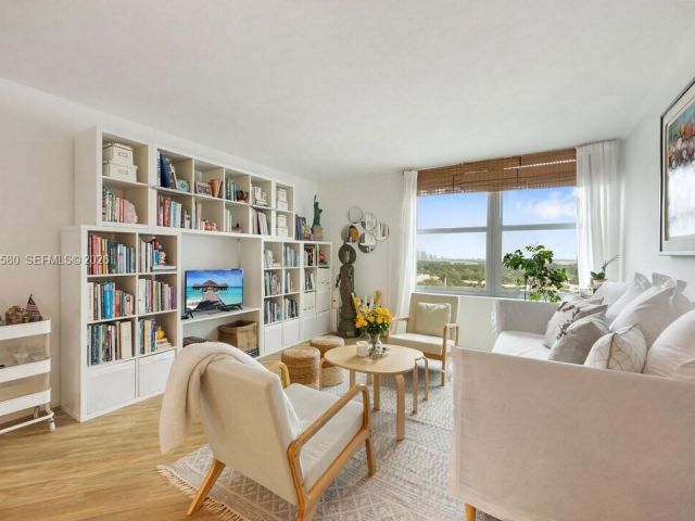 Продажа квартиры #1638 - фото 7174608