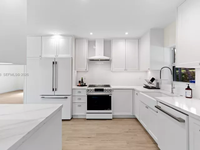 Дом в аренду по адресу 251 NE 44th St 251 - фото 7144663