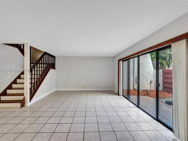 Дом в аренду по адресу 2990 Oaktree Ln 338 - фото 7474692