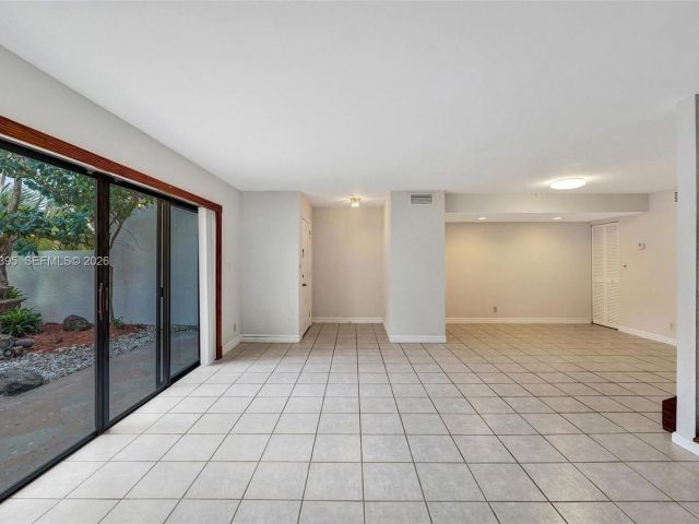 Дом в аренду по адресу 2990 Oaktree Ln 338 - фото 7474693