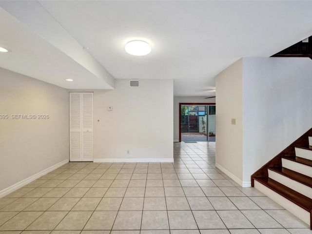 Дом в аренду по адресу 2990 Oaktree Ln 338 - фото 7474694