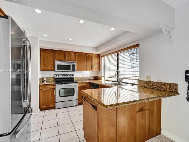 Дом в аренду по адресу 2990 Oaktree Ln 338 - фото 7474695