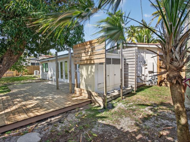 Продажа дома по адресу 2580 SE 5th Court - фото 9357139