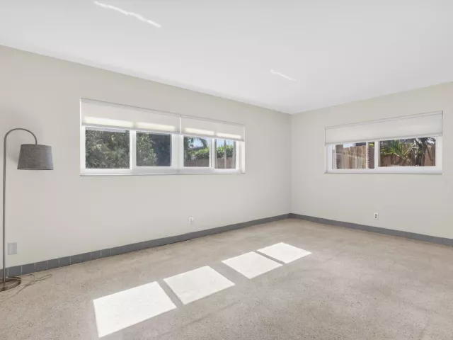 Продажа дома по адресу 2580 SE 5th Court - фото 9357106