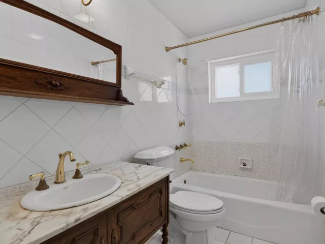 Продажа дома по адресу 2580 SE 5th Court - фото 9357119