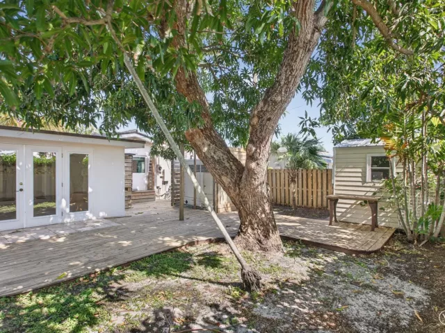 Продажа дома по адресу 2580 SE 5th Court - фото 9357125
