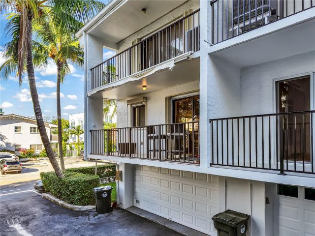 Дом в аренду по адресу 10090 Bay Harbor Ter 10090 - фото 7149380