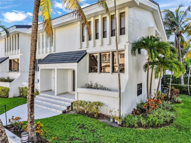 Дом в аренду по адресу 10090 Bay Harbor Ter 10090 - фото 7149389