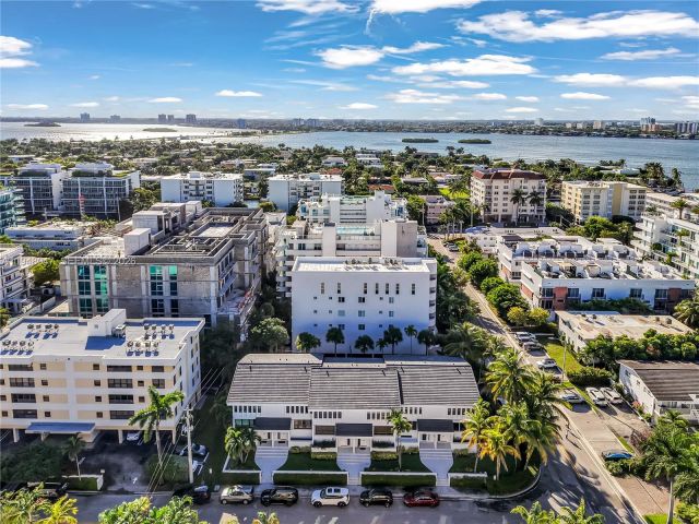 Дом в аренду по адресу 10090 Bay Harbor Ter 10090 - фото 7149391
