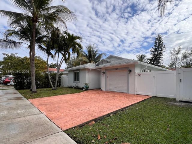 Продажа дома по адресу 747 SW 6th St - фото 7240548