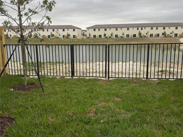 Дом в аренду по адресу 2724 SE 26th Ave 0 - фото 7483147