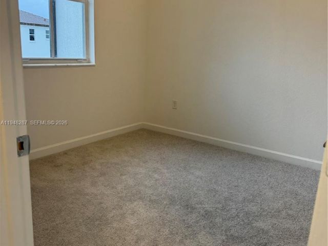 Дом в аренду по адресу 2724 SE 26th Ave 0 - фото 7483149