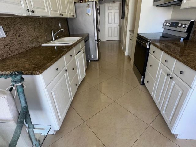 Продажа квартиры #1909 - фото 7157792