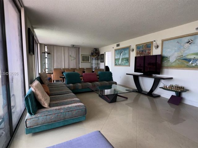 Продажа квартиры #1909 - фото 7157802