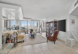 Квартира #8L