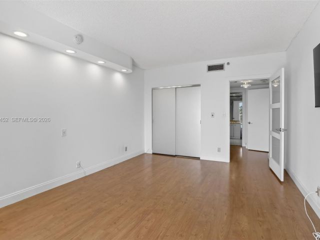 Продажа квартиры #405 - фото 7438071