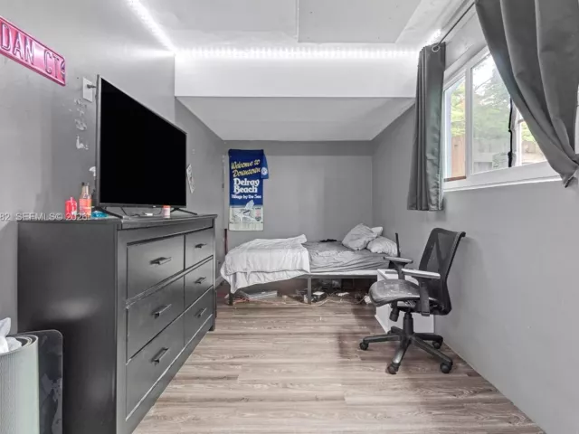 Продажа дома по адресу 131 SE 11th St - фото 7156328