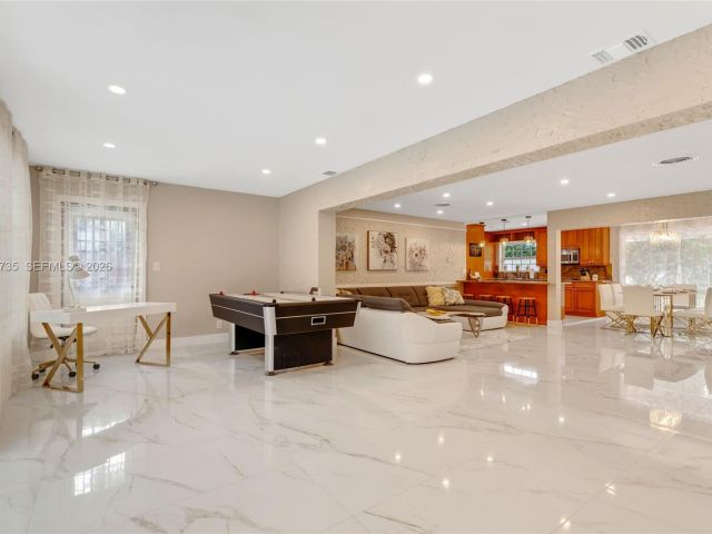 Дом в аренду по адресу 1960 Coral Reef Dr - фото 7171467