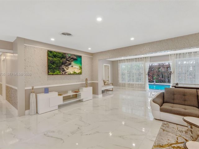 Дом в аренду по адресу 1960 Coral Reef Dr - фото 7171470