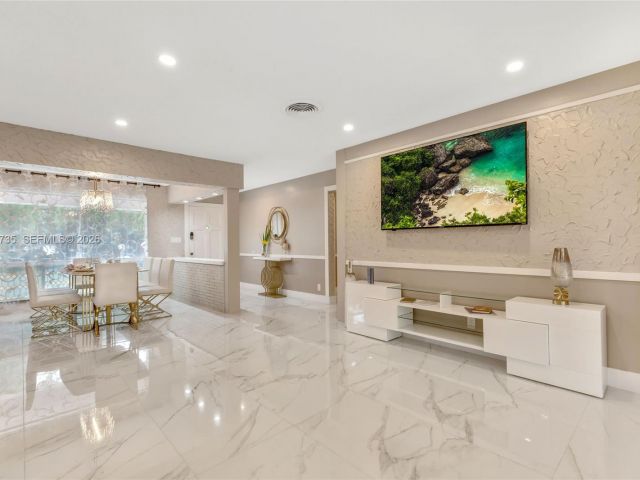 Дом в аренду по адресу 1960 Coral Reef Dr - фото 7171472