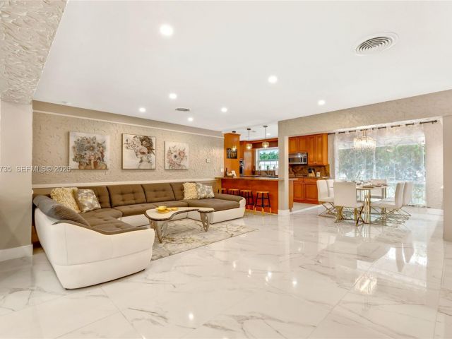 Дом в аренду по адресу 1960 Coral Reef Dr - фото 7171473