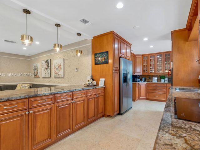 Дом в аренду по адресу 1960 Coral Reef Dr - фото 7171476