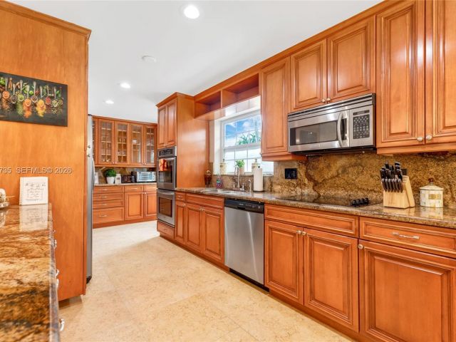 Дом в аренду по адресу 1960 Coral Reef Dr - фото 7171477