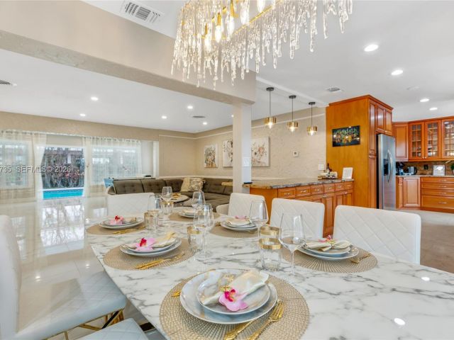 Дом в аренду по адресу 1960 Coral Reef Dr - фото 7171482