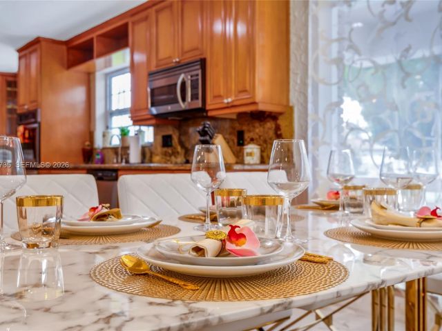 Дом в аренду по адресу 1960 Coral Reef Dr - фото 7171483