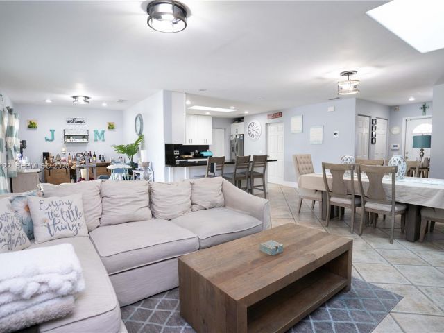 Продажа дома по адресу 14954 SW 142nd Pl - фото 7536456