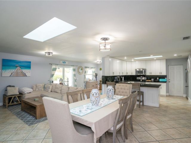 Продажа дома по адресу 14954 SW 142nd Pl - фото 7536457