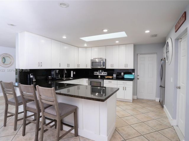 Продажа дома по адресу 14954 SW 142nd Pl - фото 7536462