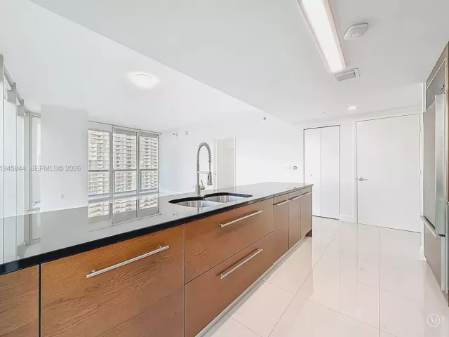 Продажа квартиры #4215 - фото 7175510