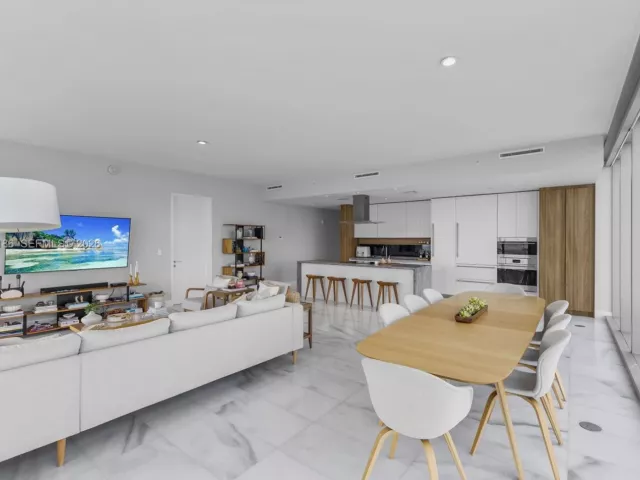 Продажа квартиры #4701 - фото 7170763