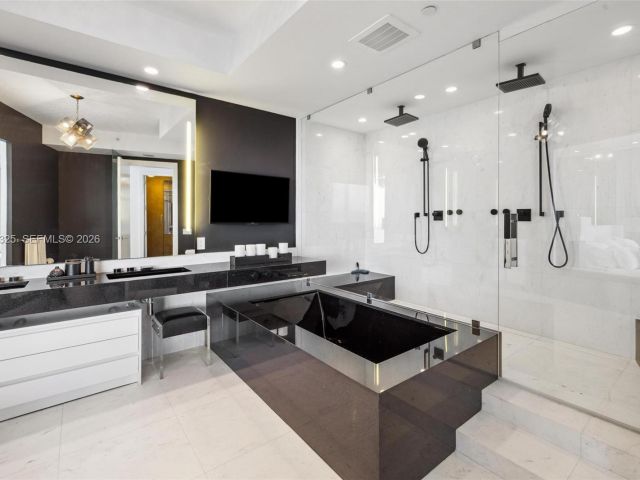 Продажа квартиры #2601 - фото 7187175