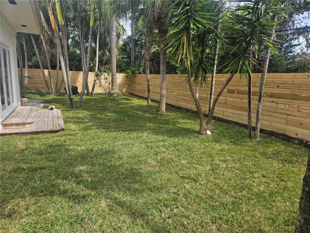 Дом в аренду по адресу 1070 N Shore Dr - фото 7171493